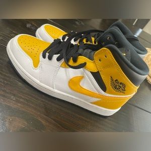 Air Jordan 1 Mid EUC